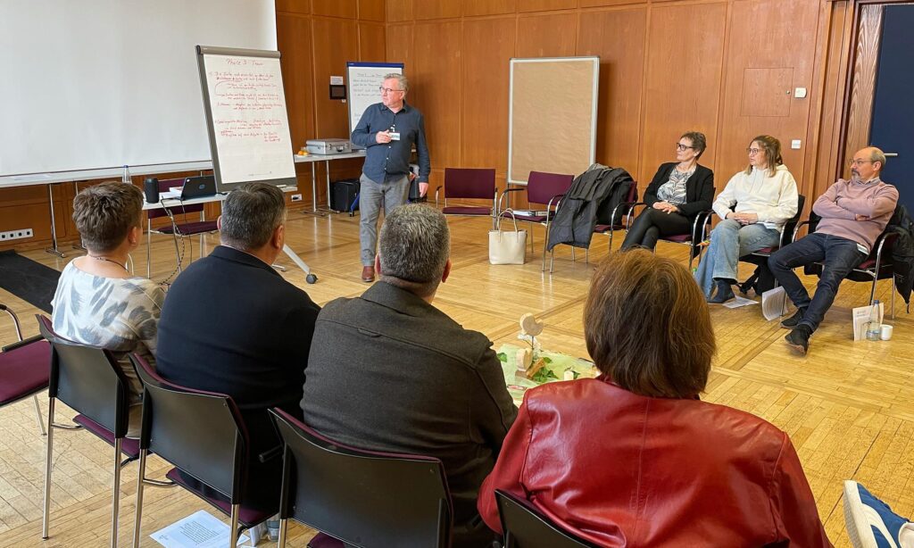 Seminar für Seelsorge im Sterbe- und Trauerprozess                        Alle Meldungen anzeigen