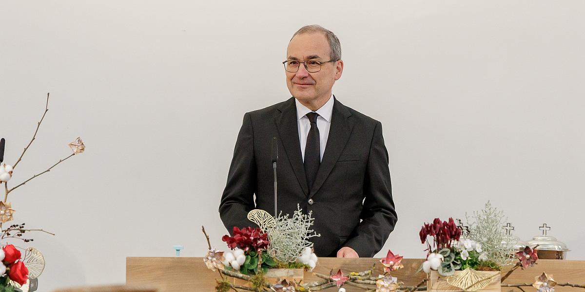 Stammapostel Schneider in Toulouse:    „Ich brauche dich, Gott“