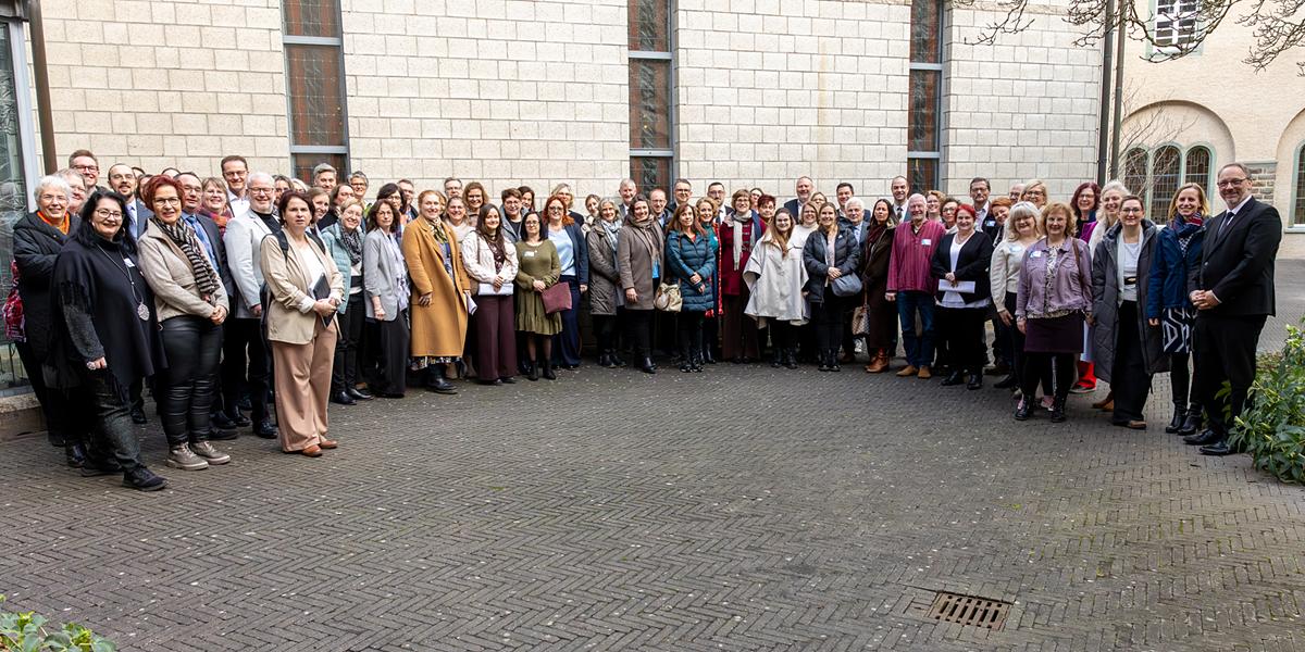 Kinderbeauftragte tagen in Bergisch Gladbach:    „Kinder sind Geschenke Gottes!“