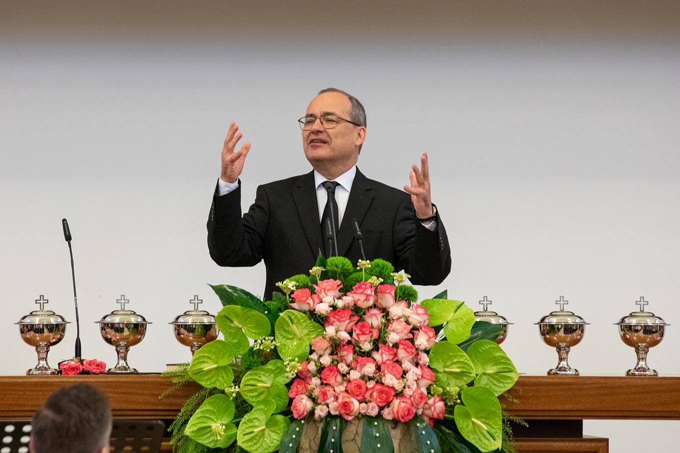 Stammapostel feiert Gottesdienst in Plauen