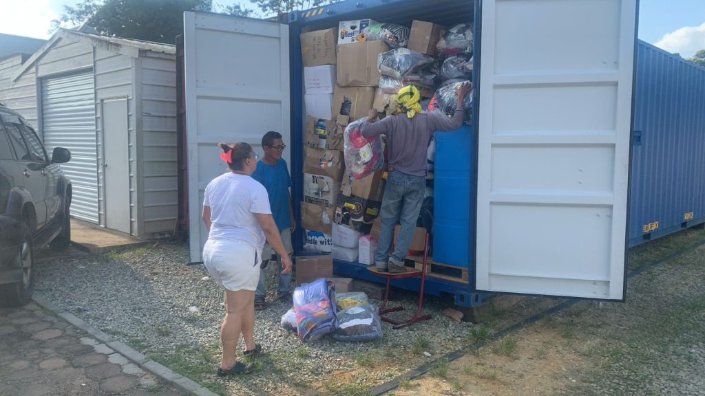 Container 2 2025 aangekomen in Suriname – Stichting Corantijn