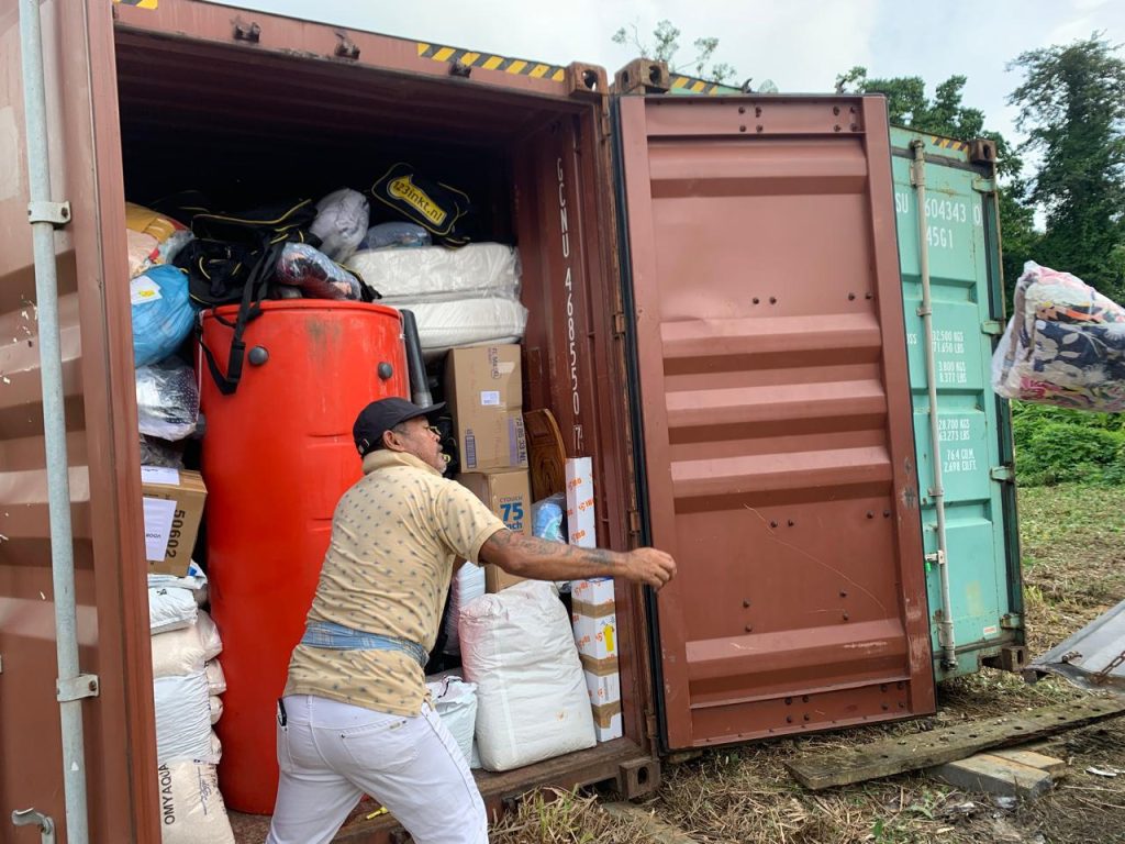 Container brengt hulpgoederen en projectmateriaal – Stichting Corantijn