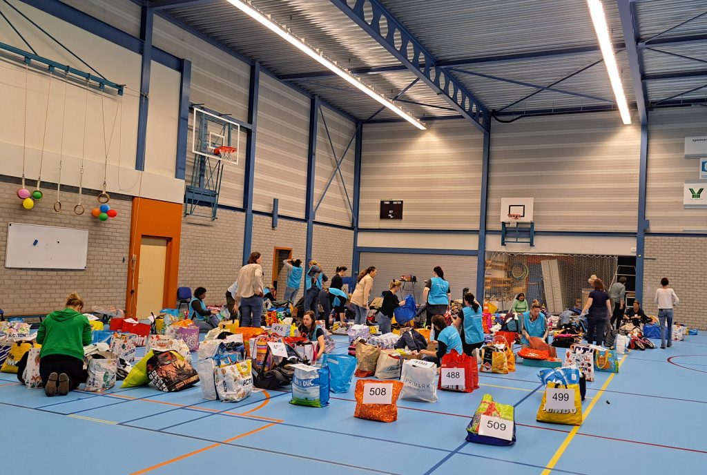 Kinderkledingbeurs Nieuwkoop doneert – Stichting Corantijn