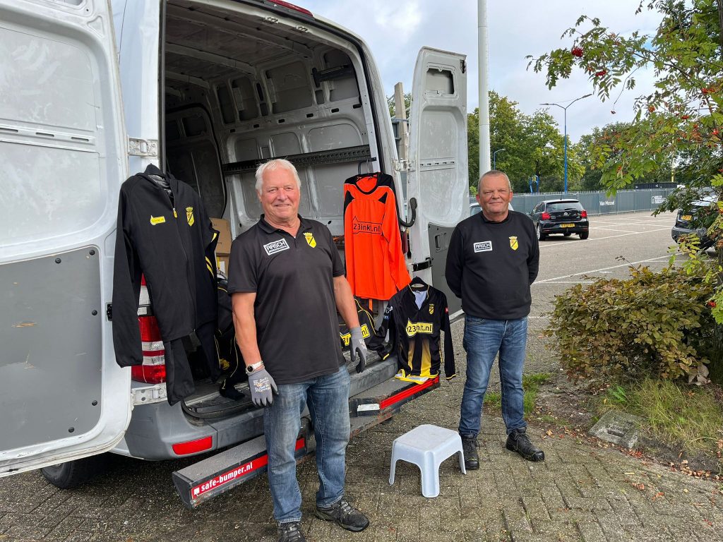 VV Baardwijk krijgt nieuwe sporttenues – Stichting Corantijn