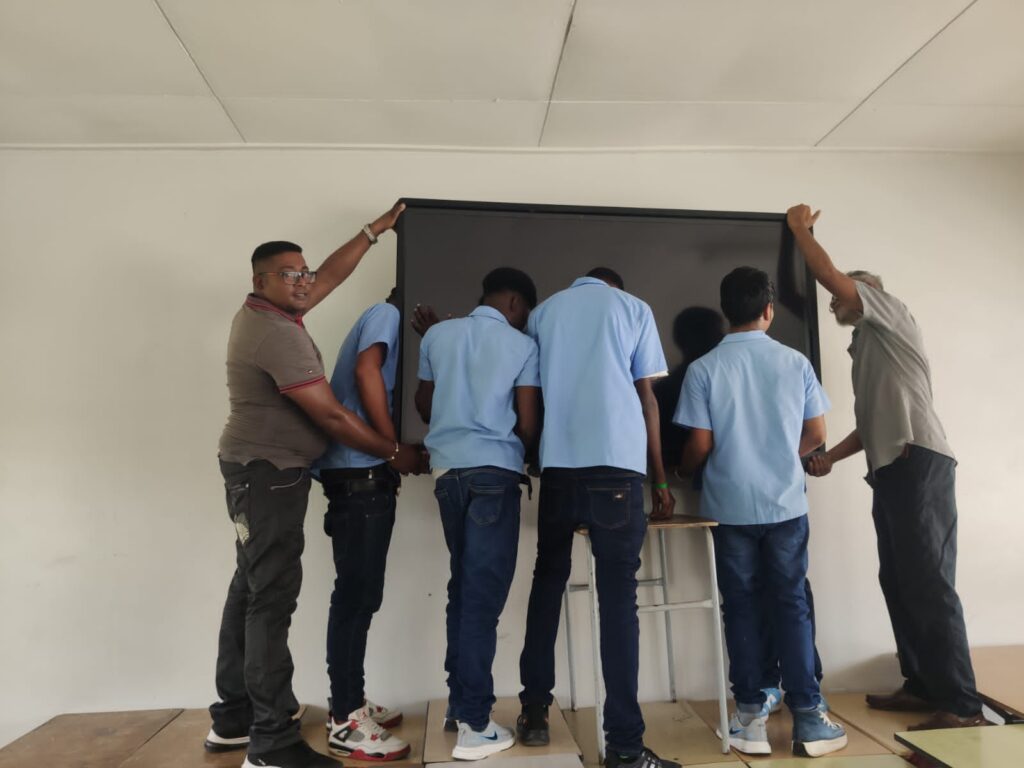 LBO Witsanti in feeststemming – Stichting Corantijn