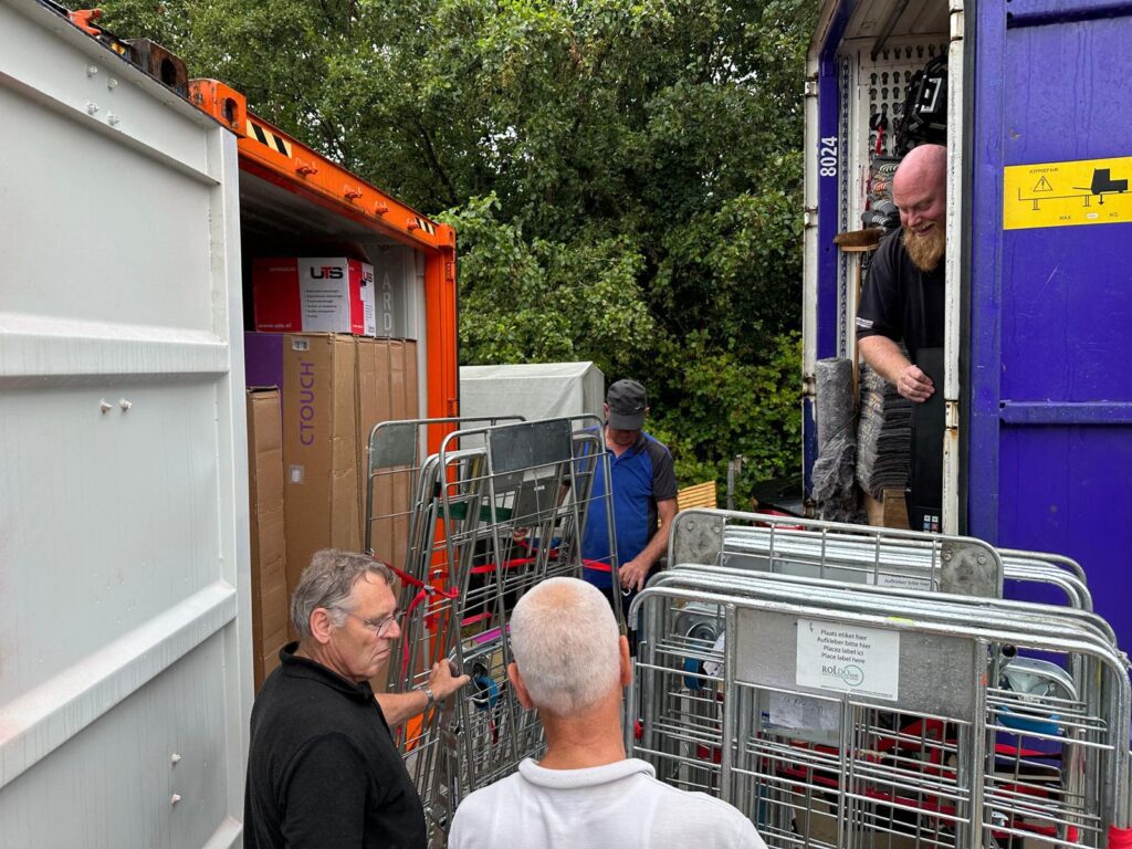 Hogeschool schenkt digitale schoolborden – Stichting Corantijn