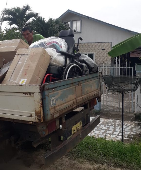 Hulpgoederen arriveren in eerste container 2023 – Stichting Corantijn