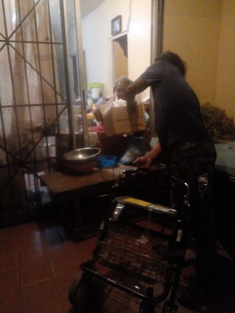 Verbandmiddelen en meer geschonken – Stichting Corantijn