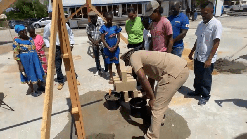 Eerstesteenlegging polikliniek Dankbaarkondre – Stichting Corantijn