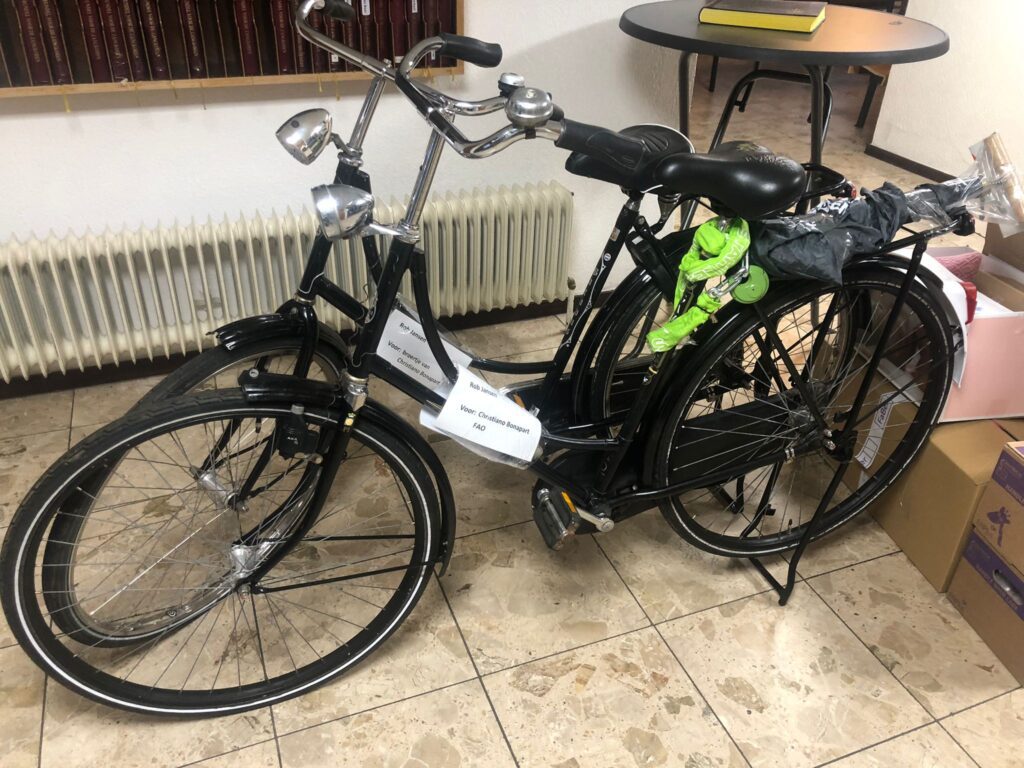 Zonder fiets niet naar school kunnen – Stichting Corantijn