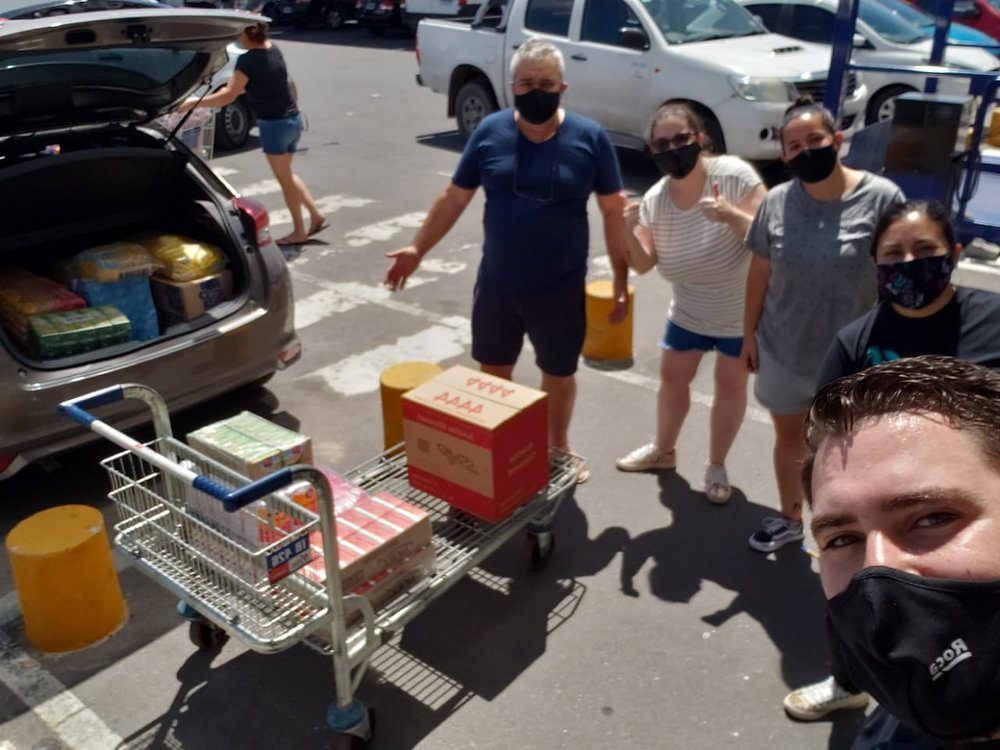 Compromiso y Solidaridad en Tiempos Desafiantes: Entregas de alimentos 2020