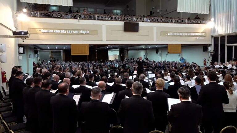 Gemeinsam: Vom Altar gen Himmel
