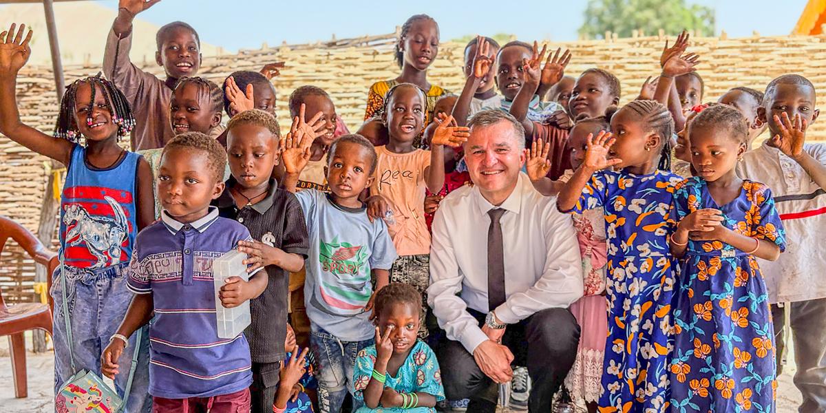 Kirchenweihe und    Ruhesetzungen im Senegal