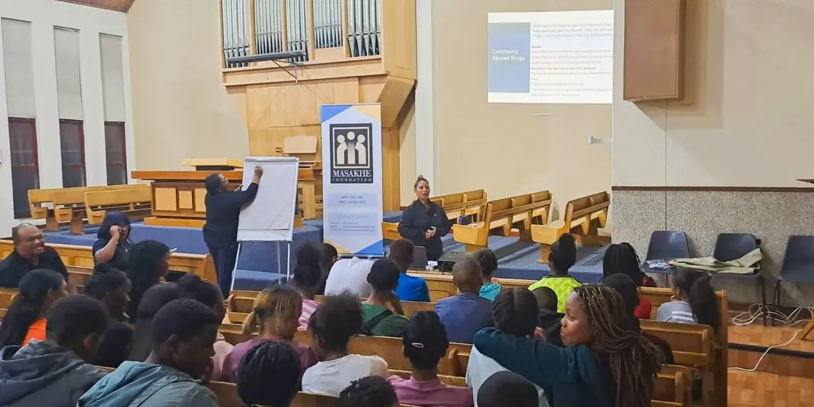 Wissen, Wandel, Wirkung: Verbesserte Trainings gegen Drogenmissbrauch in Südafrika