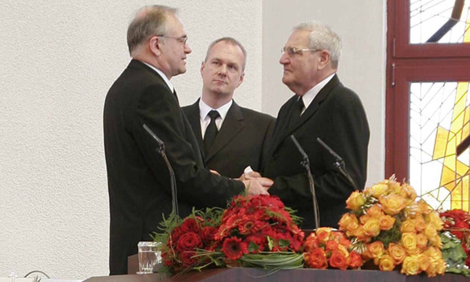 Vor 20 Jahren – Bezirksapostel-Wechsel in Süddeutschland                        Alle Meldungen anzeigen