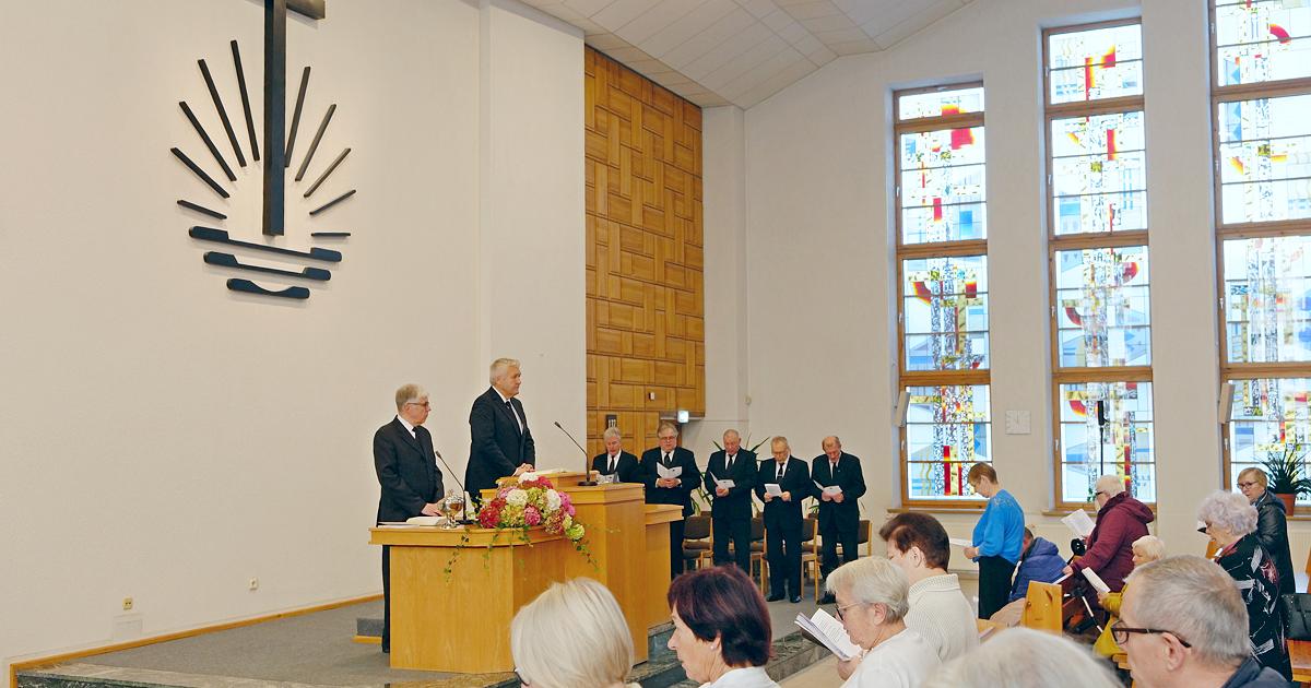 “KAS ŽIŪRI VĖJO, NIEKAD NESĖS…”