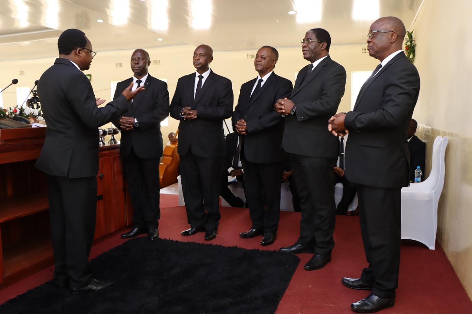 New Apostolic Church            Zambia, Malawi, Zimbabwe, FIVE  (5)  APOSTLES RETIRE FROM MINISTRY  