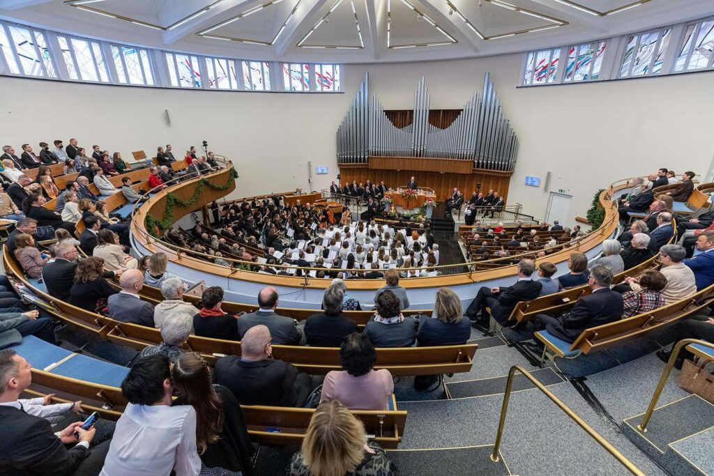 Serviciul Divin de Rusalii cu apostolul patriarh Schneider