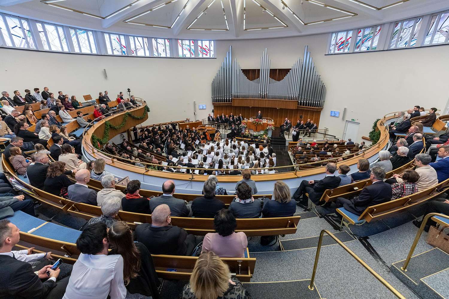 Serviciul Divin de Rusalii cu apostolul patriarh Schneider