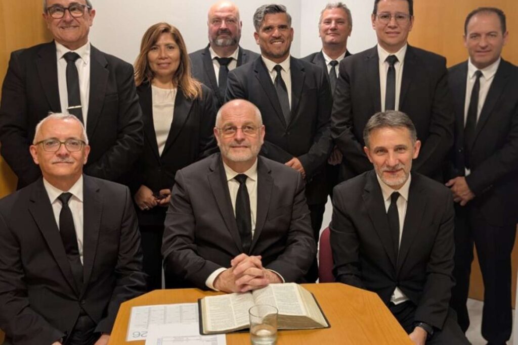 Dios conoce el todo