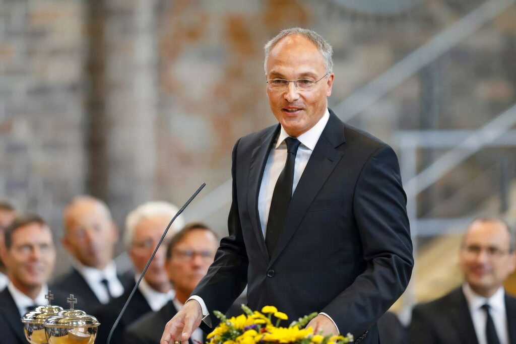 Cambio nella direzione mondiale della Chiesa Neo-Apostolica