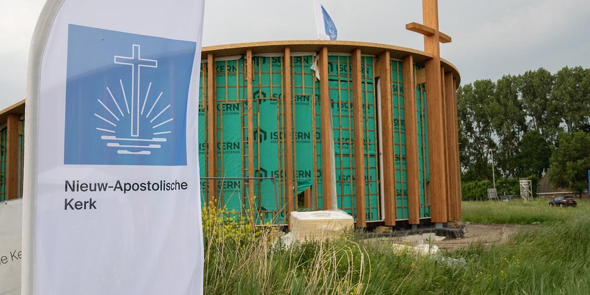 Hoogste punt nieuwe kerk in Leeuwarden bereikt!