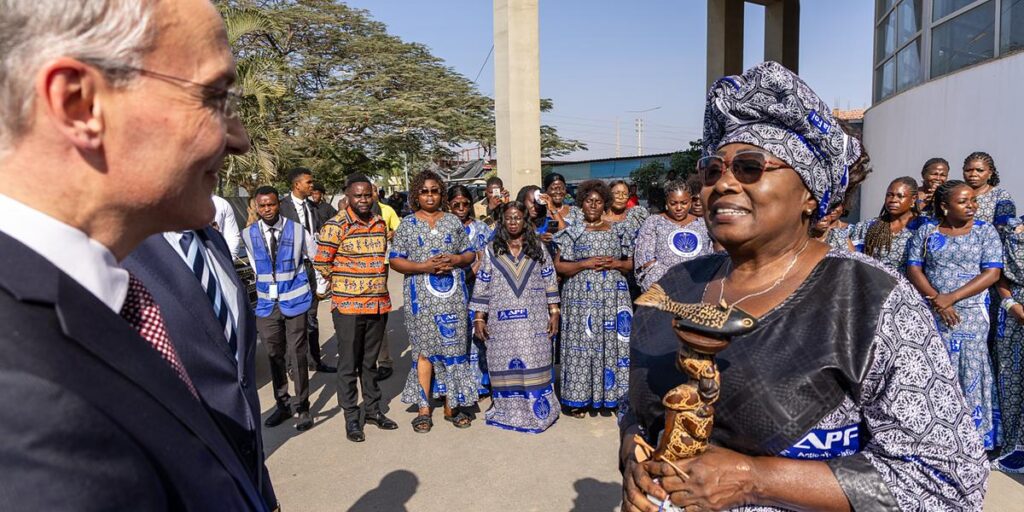 Stammapostel Mutschler in Angola:    Jugendgottesdienst und Konzert in Luanda