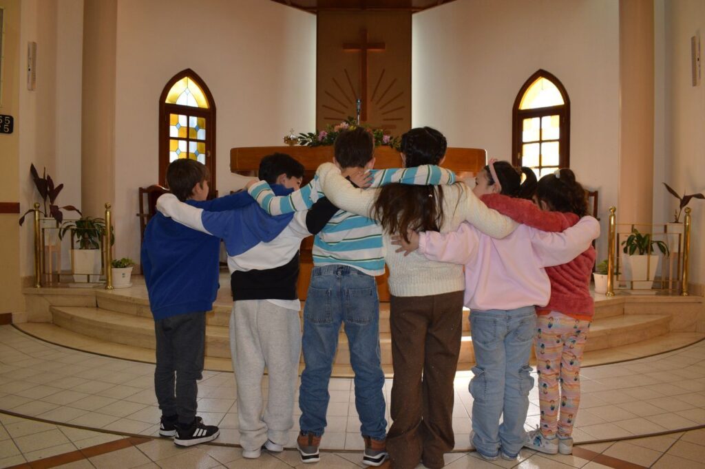 La oración en la mesa
