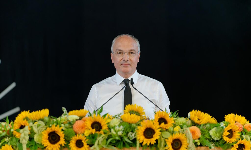 Stammapostel Helge Mutschler kommt nach Reutlingen                        Alle Meldungen anzeigen