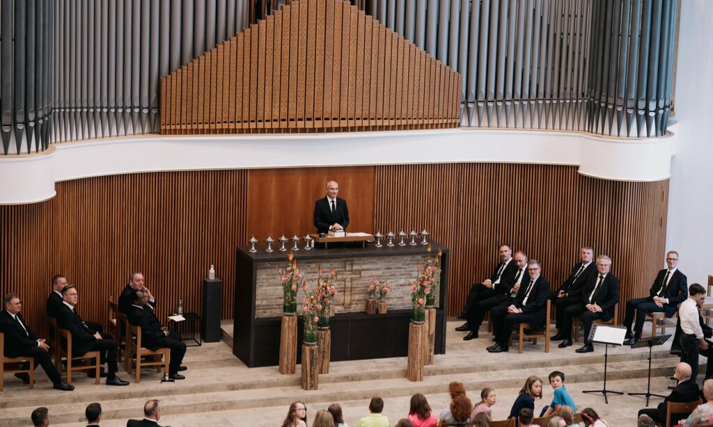 Gottesdienst mit dem Stammapostel: Mit Tränen säen, mit Freuden ernten                        Alle Meldungen anzeigen