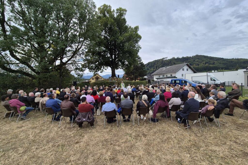 Ökumenischer Gottesdienst am Pinsdorfer Bauernhügel