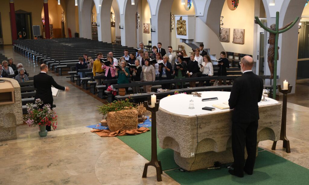 Ein Dach für heute, eine Kirche für morgen                        Alle Meldungen anzeigen